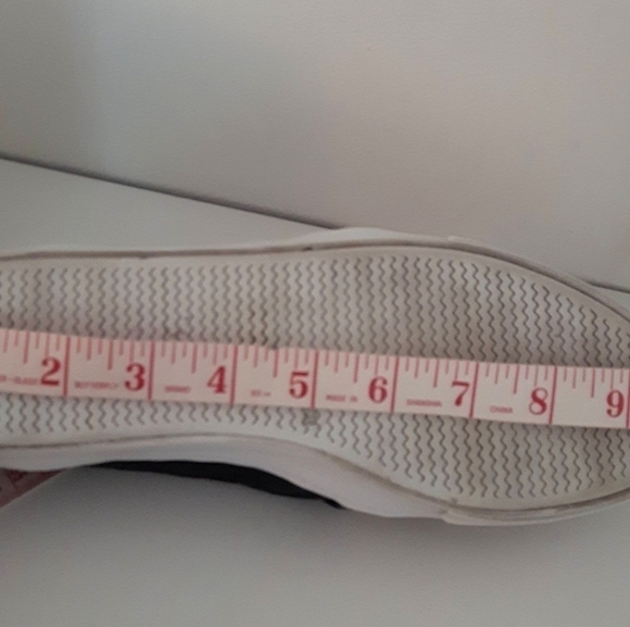 VINCE Camuto Banner Flat Slip on Sneakers ( 8/ 38) EUC Leather uppers - Picture 7 of 10